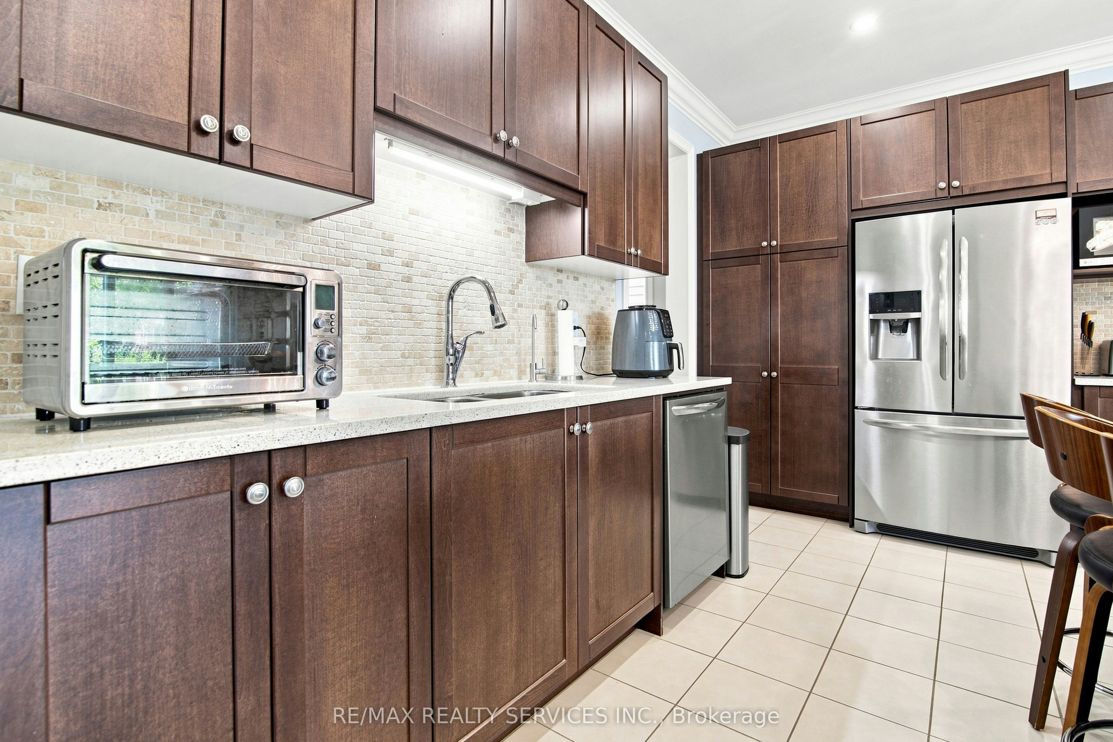 196 Bonnieglen Farm Boulevard, Caledon, ON, L7C 4C1 - 9