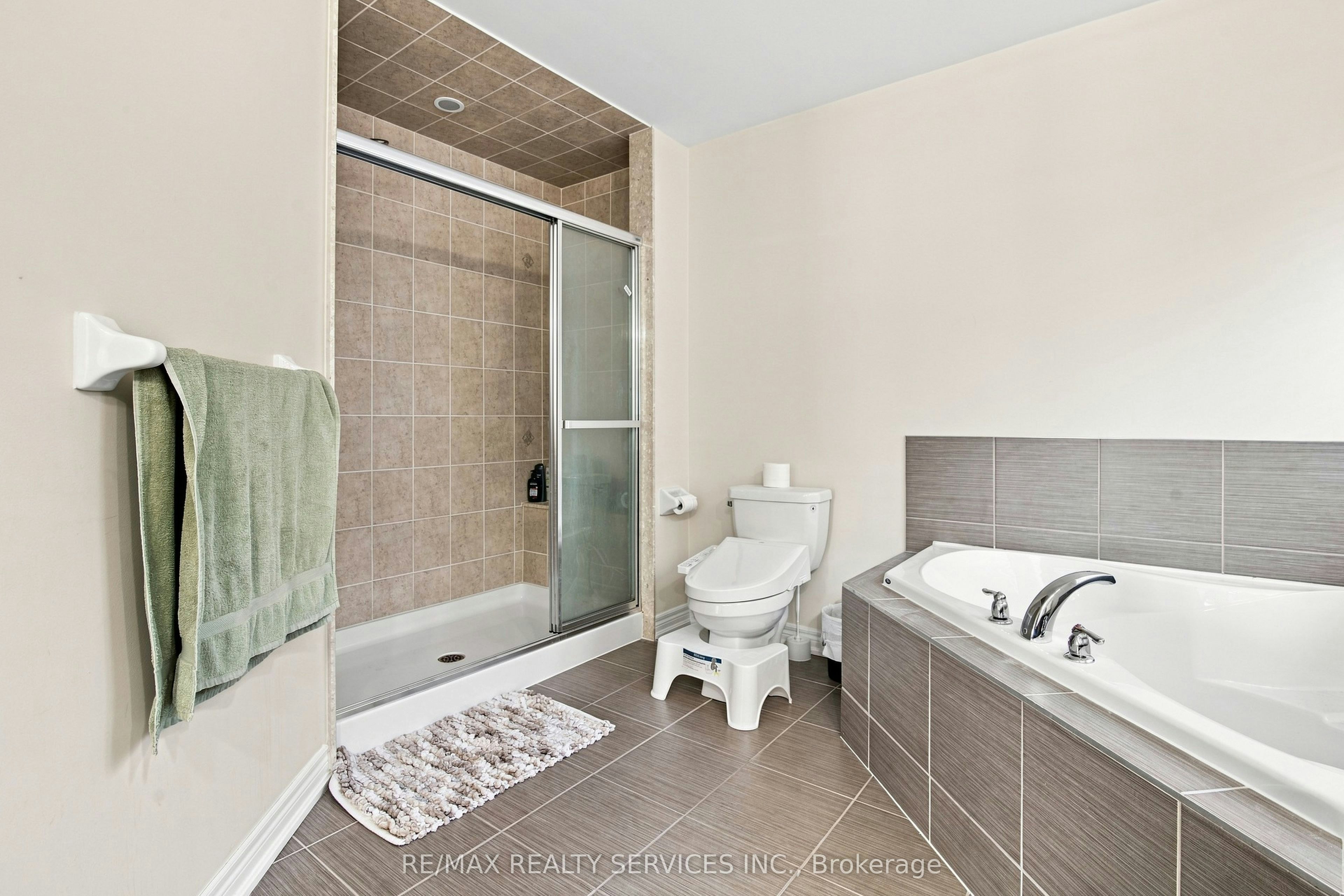 196 Bonnieglen Farm Boulevard, Caledon, ON, L7C 4C1 - 33