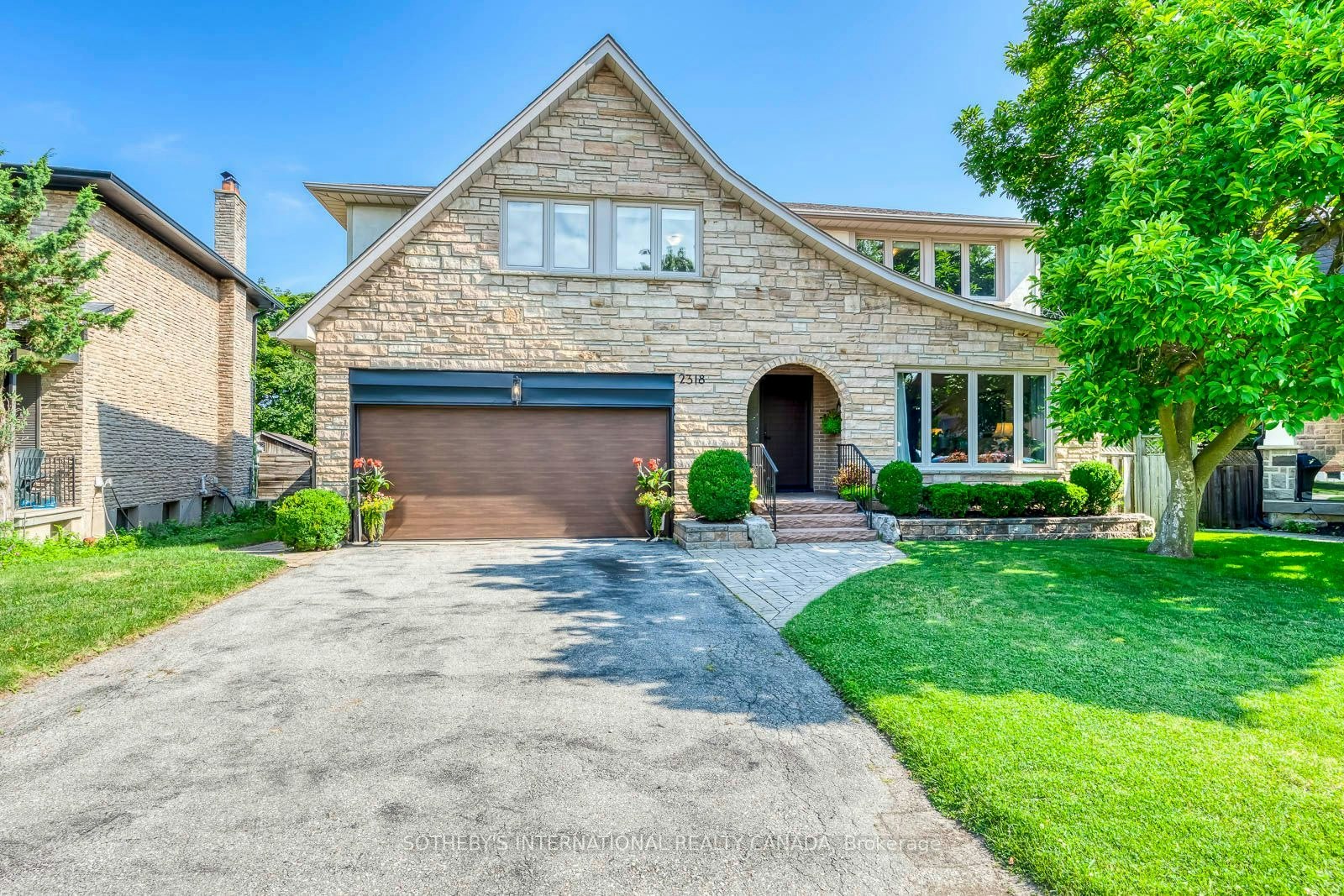 2318 Malden Court, Mississauga, ON, L5K 1W5