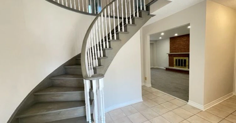 743 Fieldstone Road, Mississauga, ON, L5C 3K7 - 3