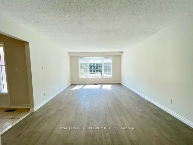 743 Fieldstone Road, Mississauga, ON, L5C 3K7 - 4