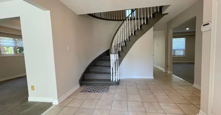 743 Fieldstone Road, Mississauga, ON, L5C 3K7 - 2