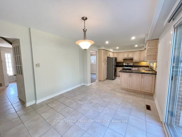 743 Fieldstone Road, Mississauga, ON, L5C 3K7 - 8