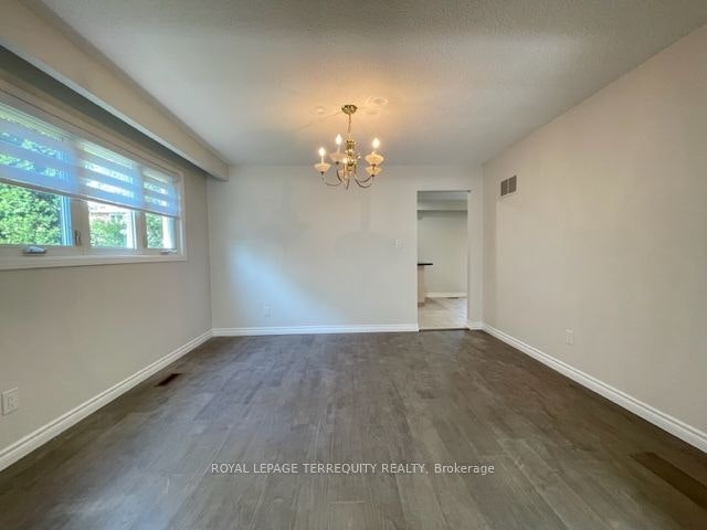 743 Fieldstone Road, Mississauga, ON, L5C 3K7 - 7