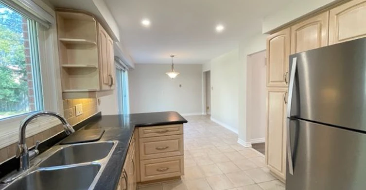743 Fieldstone Road, Mississauga, ON, L5C 3K7 - 9