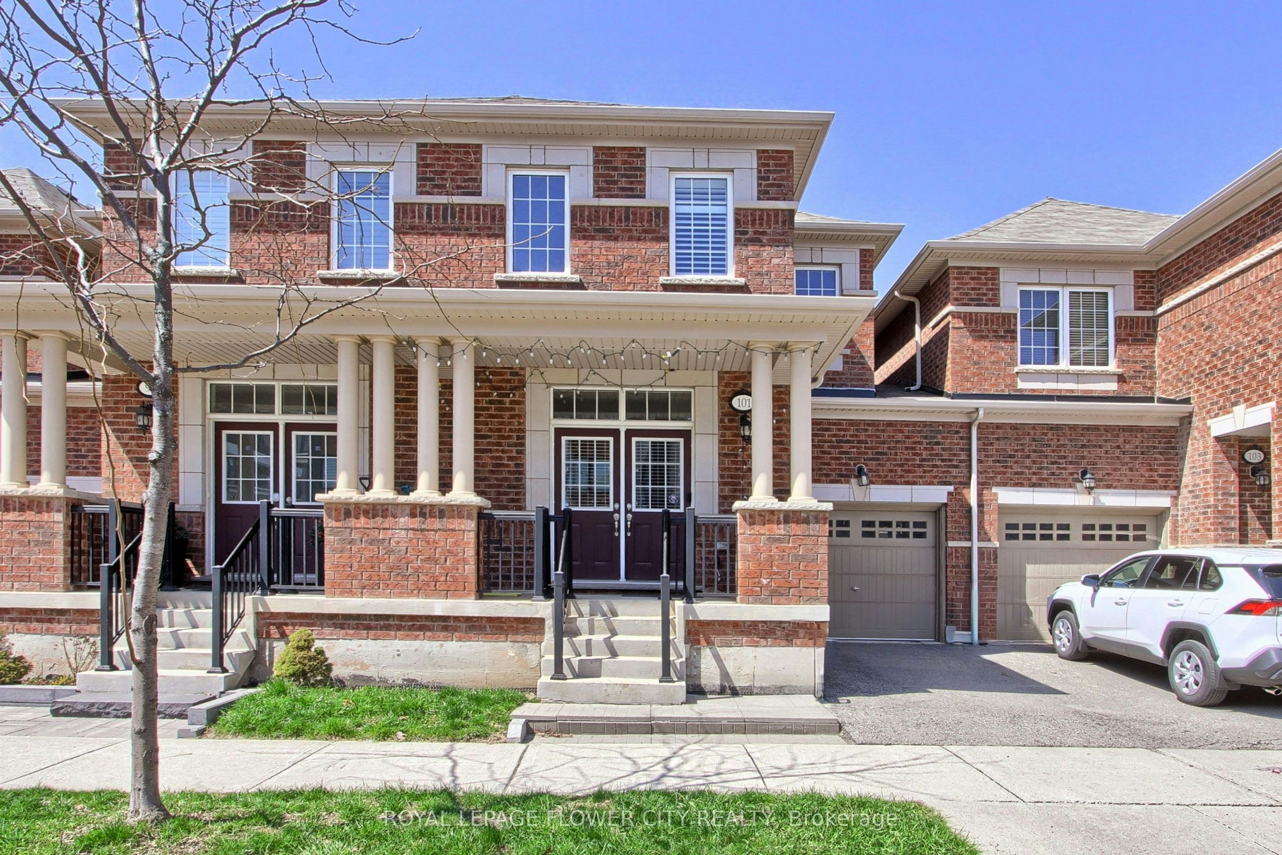 101 Huguenot Road, Oakville, ON, L6H 0M3