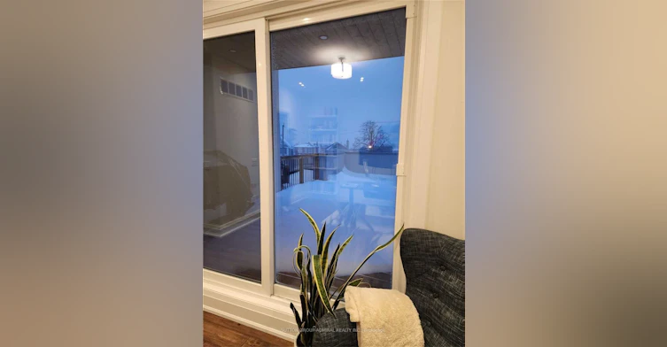 201-15 Ennerdale Road, Toronto, ON, M6E 4C2 - 15