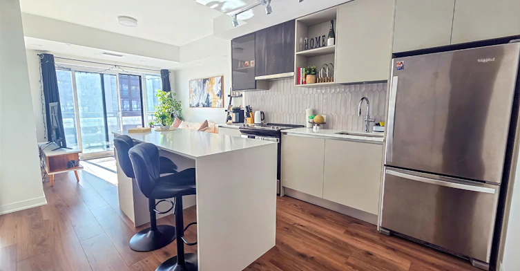 419-395 Dundas Street W, Oakville, ON, L6M 5R8 - 2