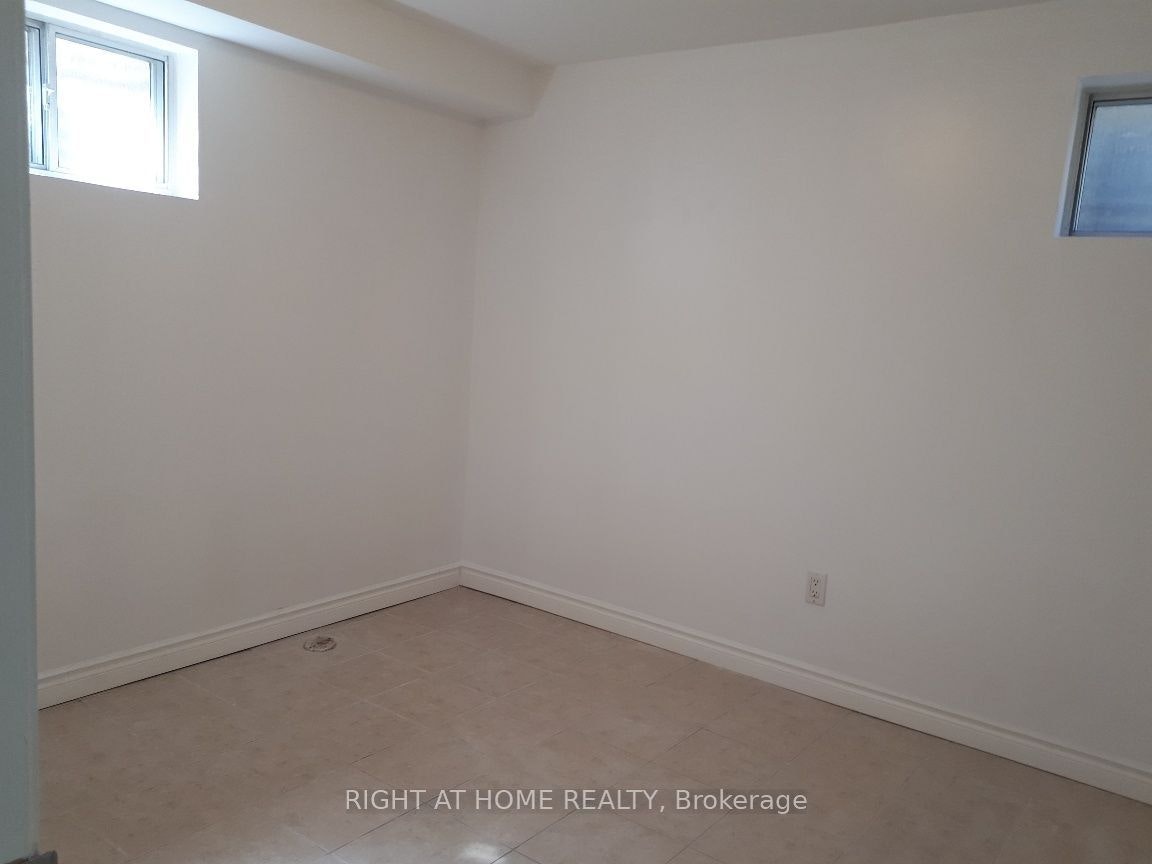 Main/ Lower-401 Mississauga Valley Boulevard, Mississauga, ON, L5A 1Y9 - 4