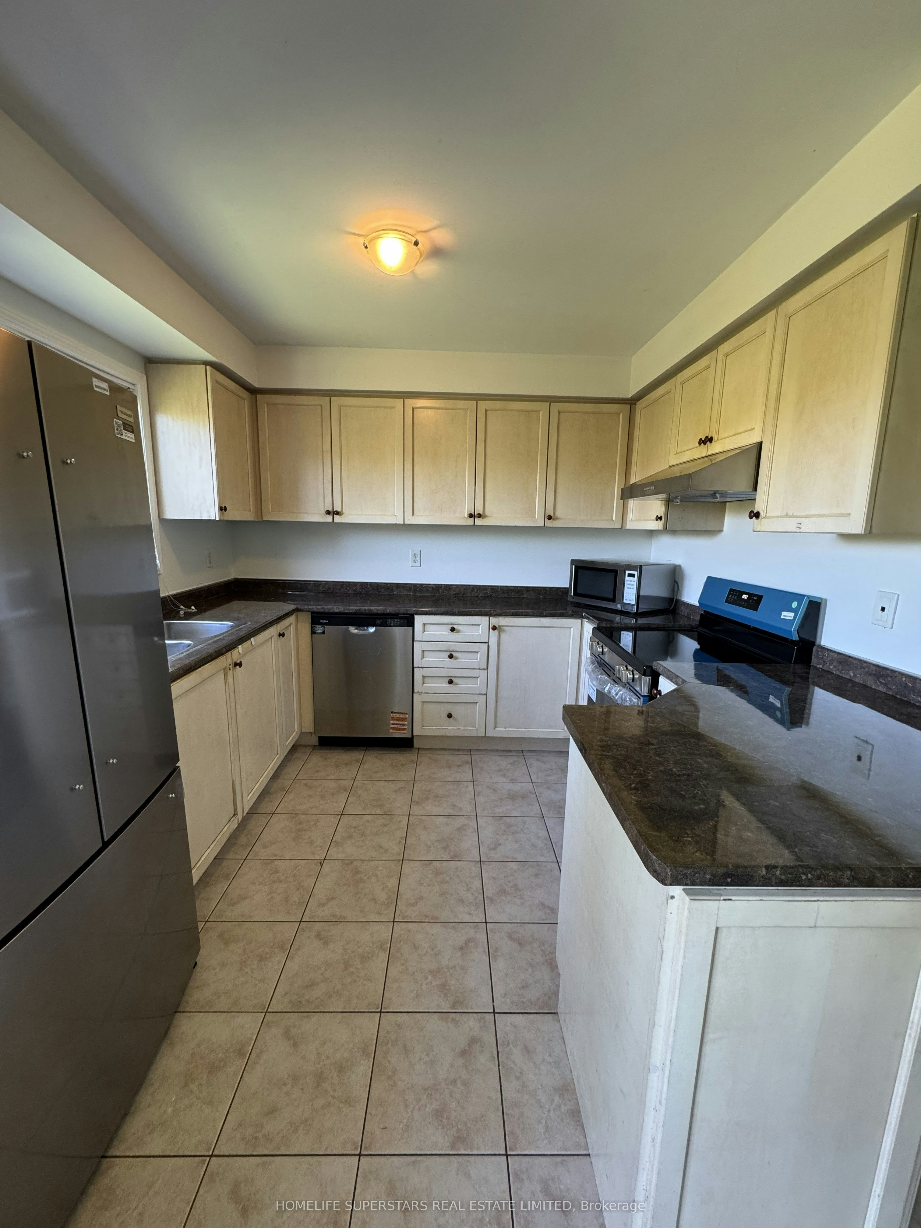 93 Mare Crescent, Toronto, ON, M9W 7E5 - 3