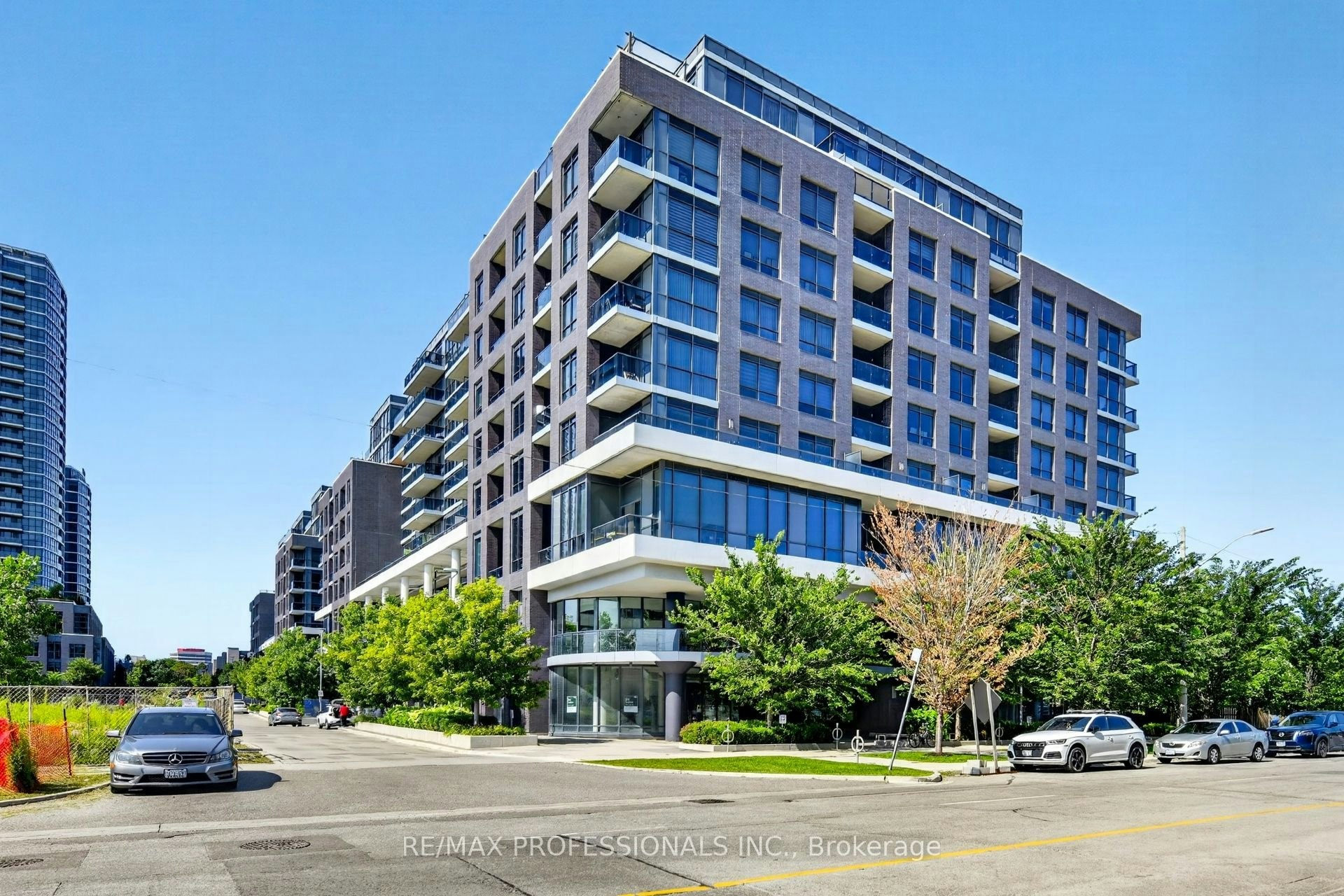 406-10 Gibbs Road, Toronto, ON, M9B 0E2