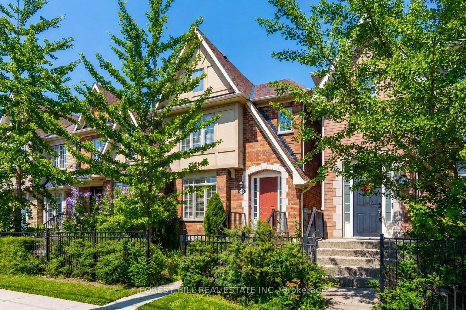 3549 Eglinton Avenue W, Mississauga, ON, L5M 7T3