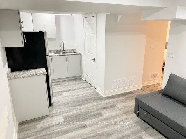 1B-6421 Donway Drive, Mississauga, ON, L5V 1J4 - 5