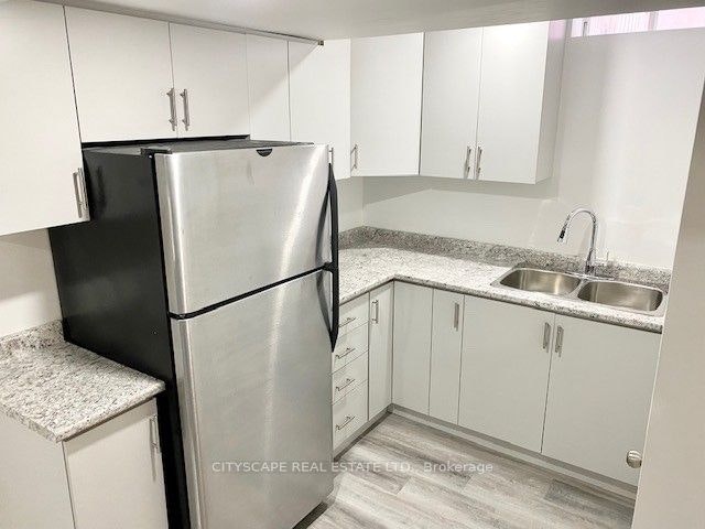 1B-6421 Donway Drive, Mississauga, ON, L5V 1J4 - 2
