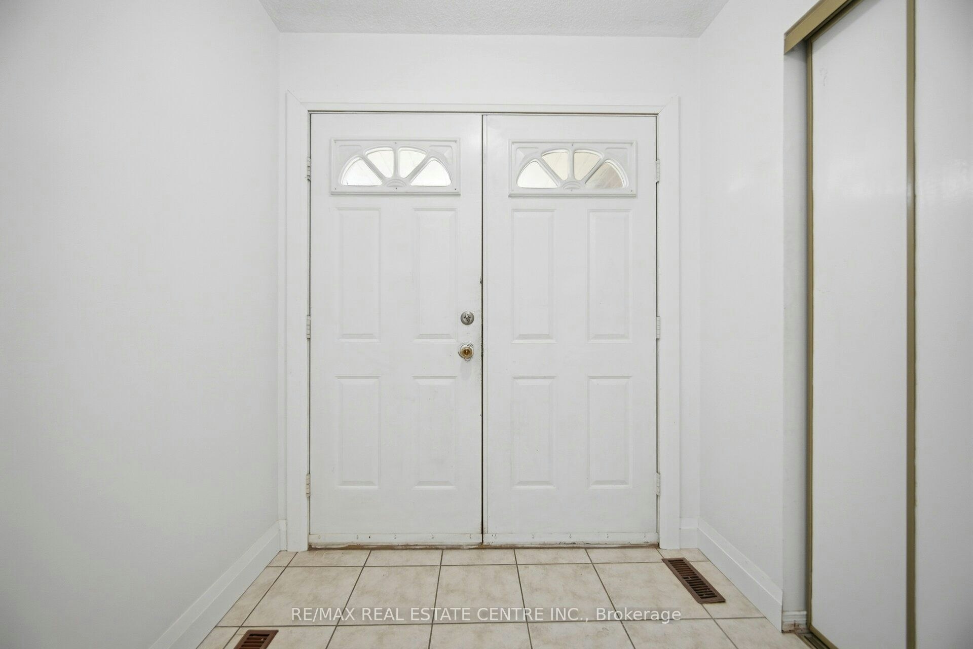 4676 Owl Circle, Mississauga, ON, L4Z 2W6 - 7
