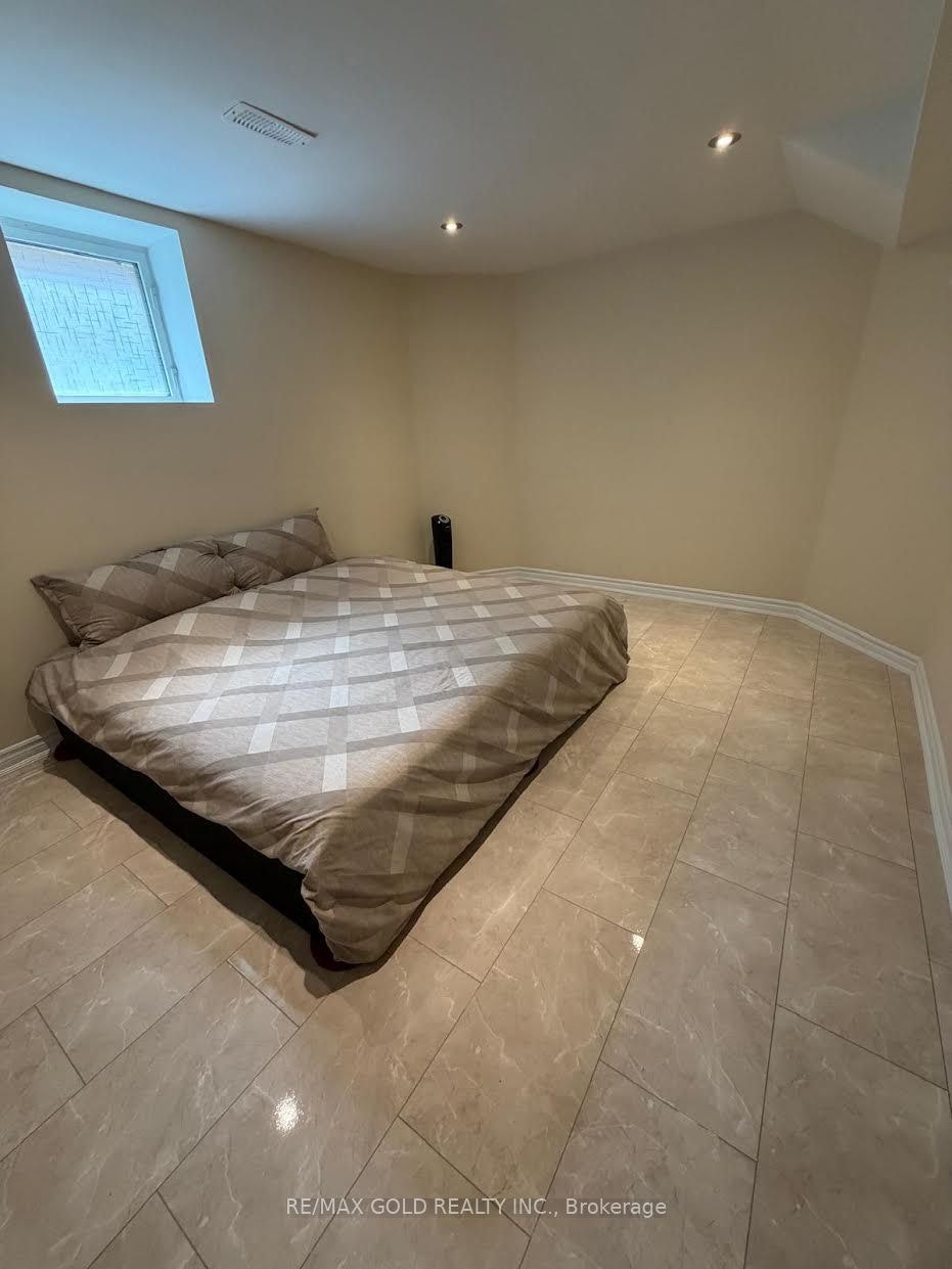 BSMT-20 Hiking Court, Brampton, ON, L6T 0M6 - 21