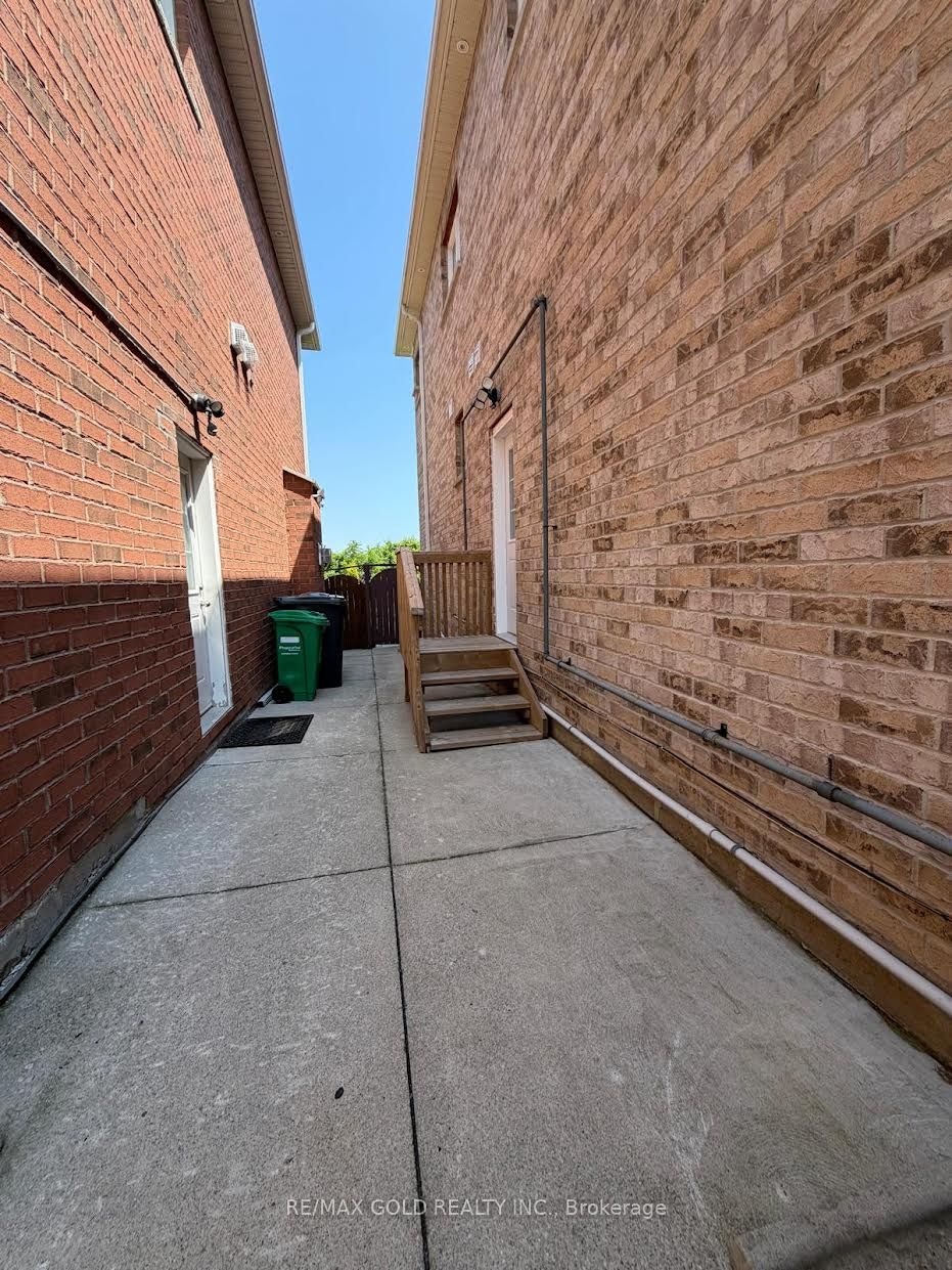 BSMT-20 Hiking Court, Brampton, ON, L6T 0M6 - 3