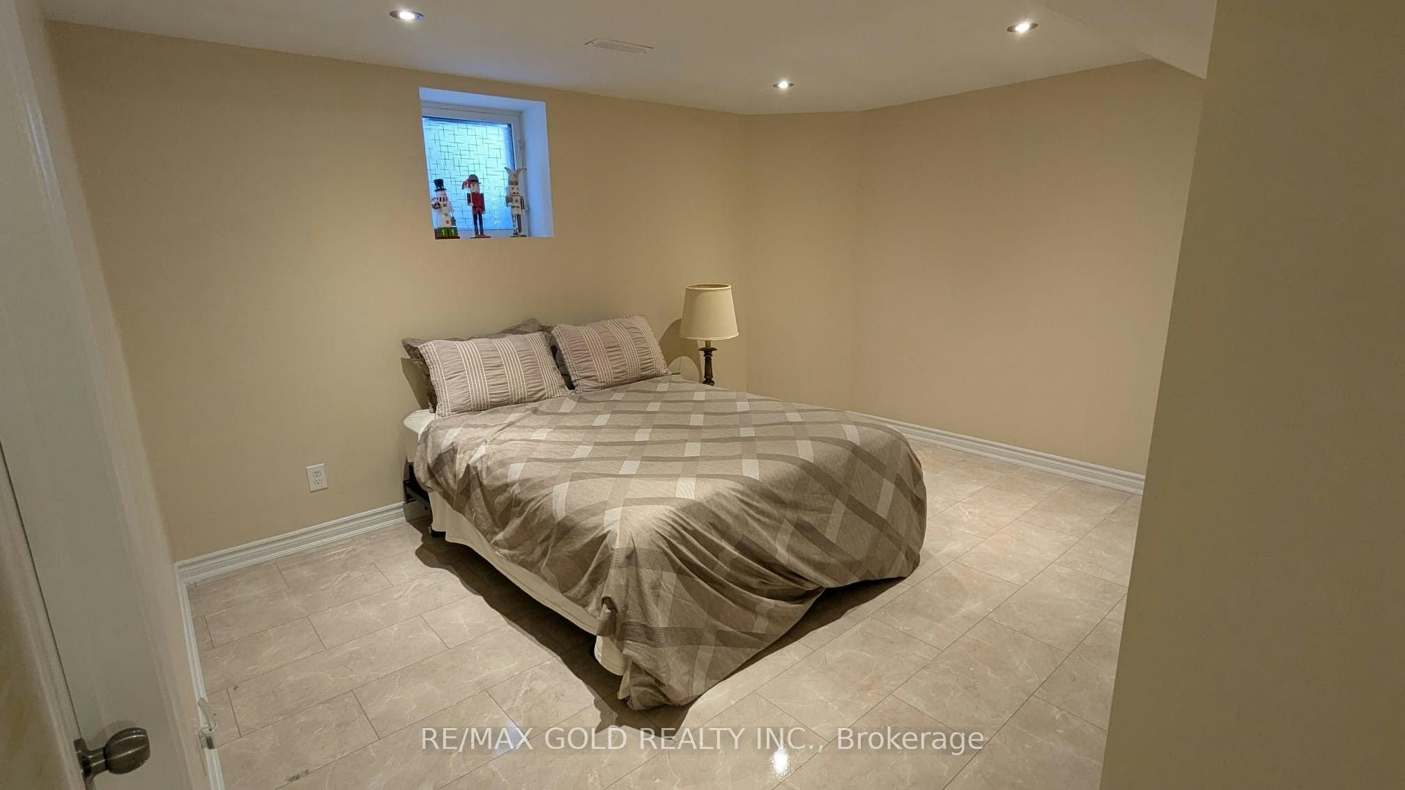 BSMT-20 Hiking Court, Brampton, ON, L6T 0M6 - 17