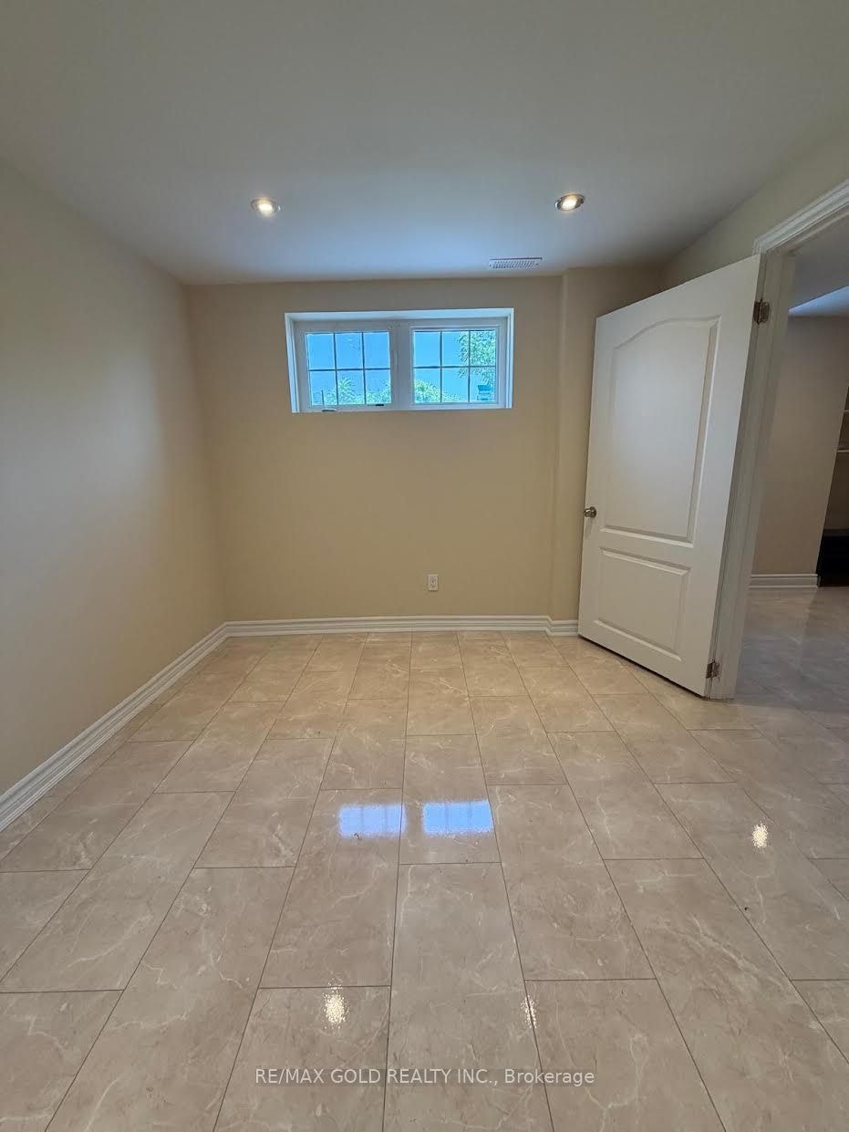 BSMT-20 Hiking Court, Brampton, ON, L6T 0M6 - 11
