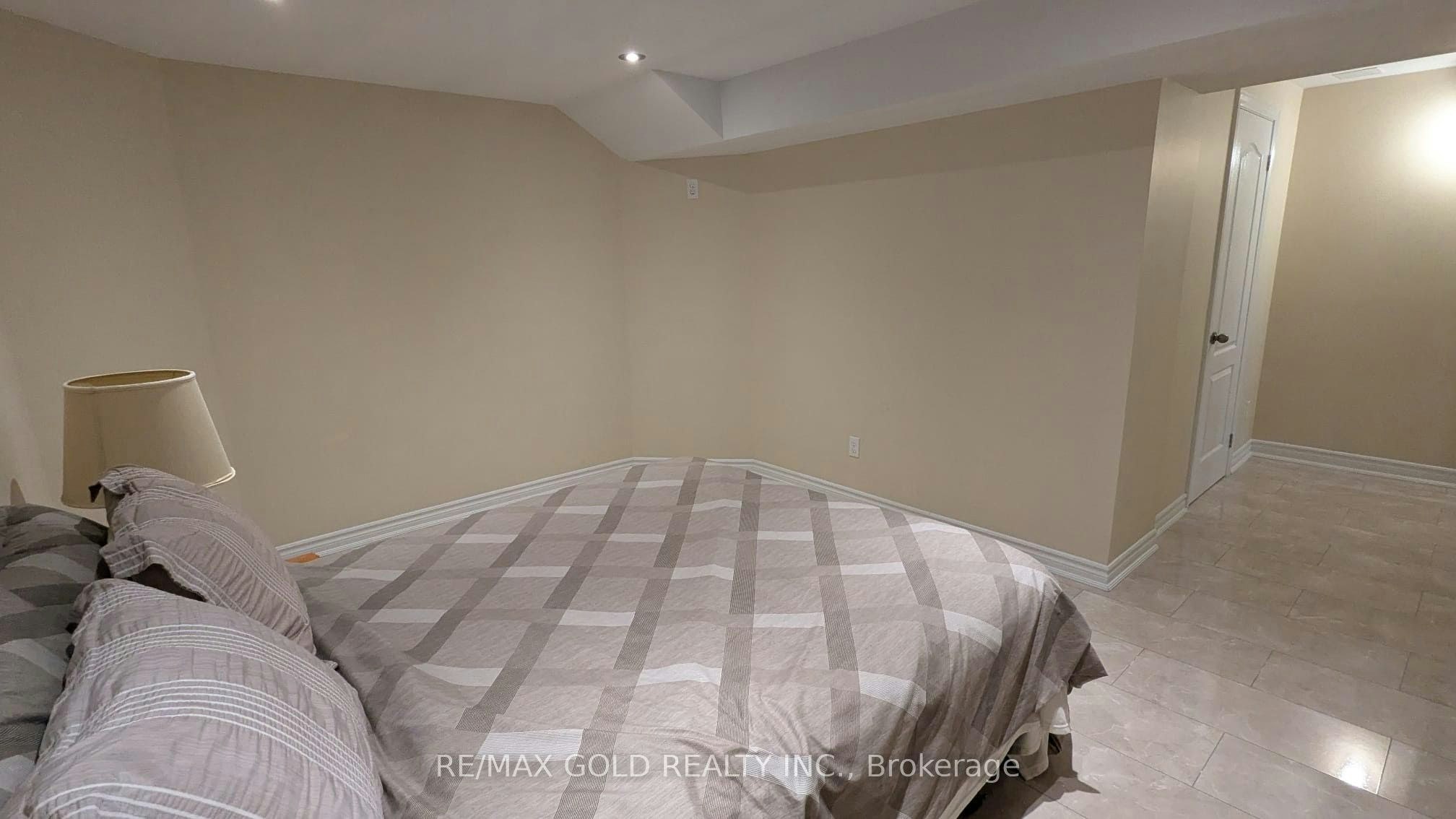 BSMT-20 Hiking Court, Brampton, ON, L6T 0M6 - 16
