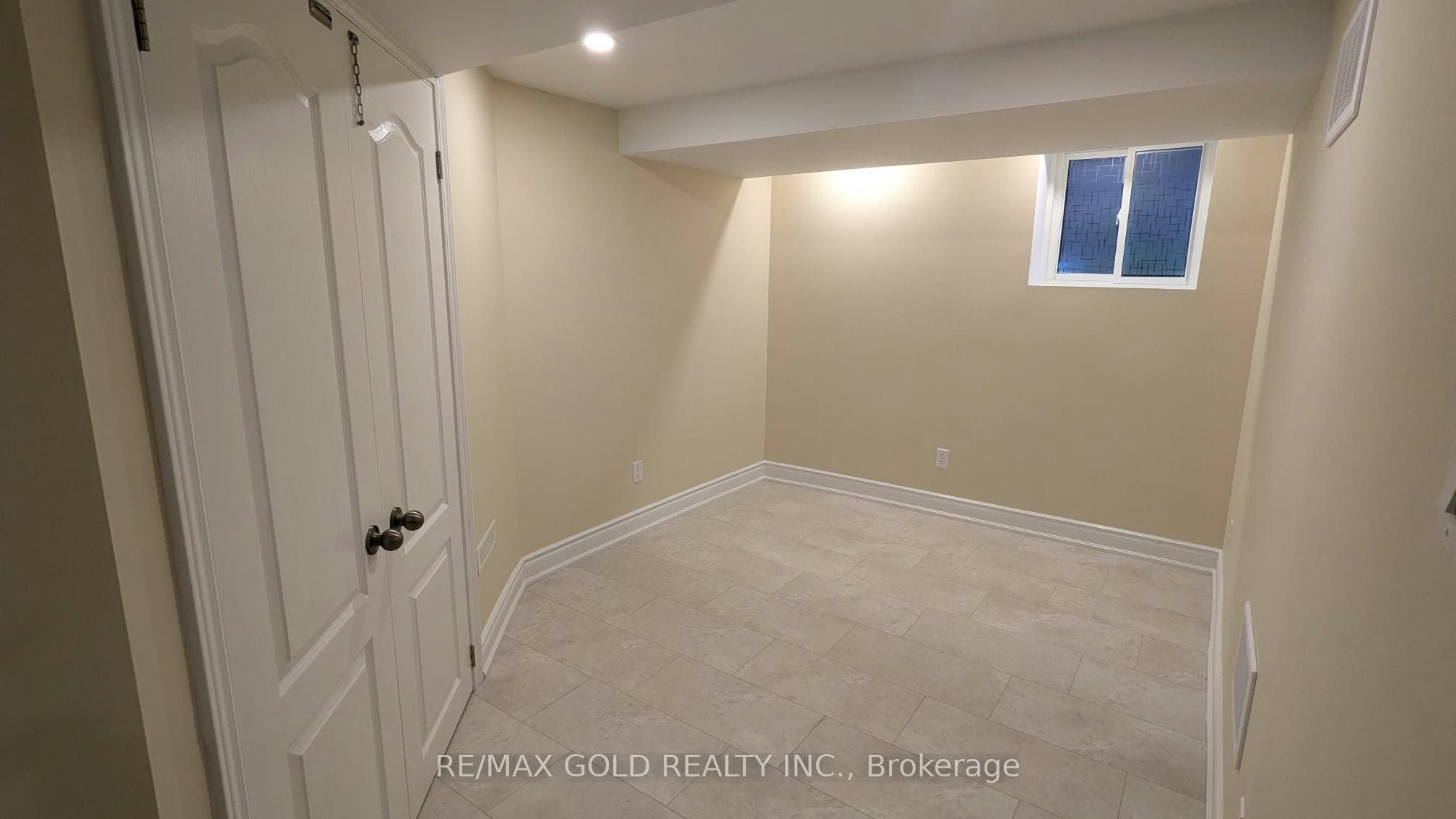 BSMT-20 Hiking Court, Brampton, ON, L6T 0M6 - 13
