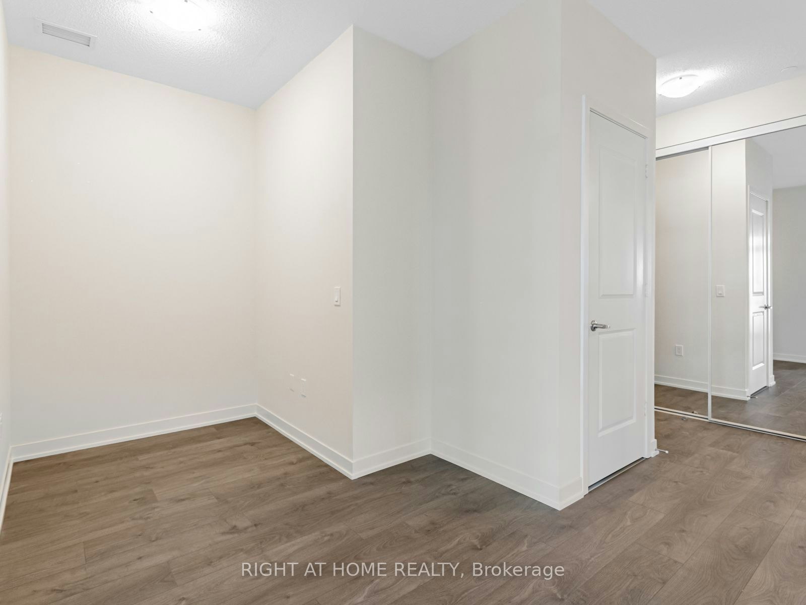 501-38 Annie Craig Drive, Toronto, ON, M8V 0G9 - 13