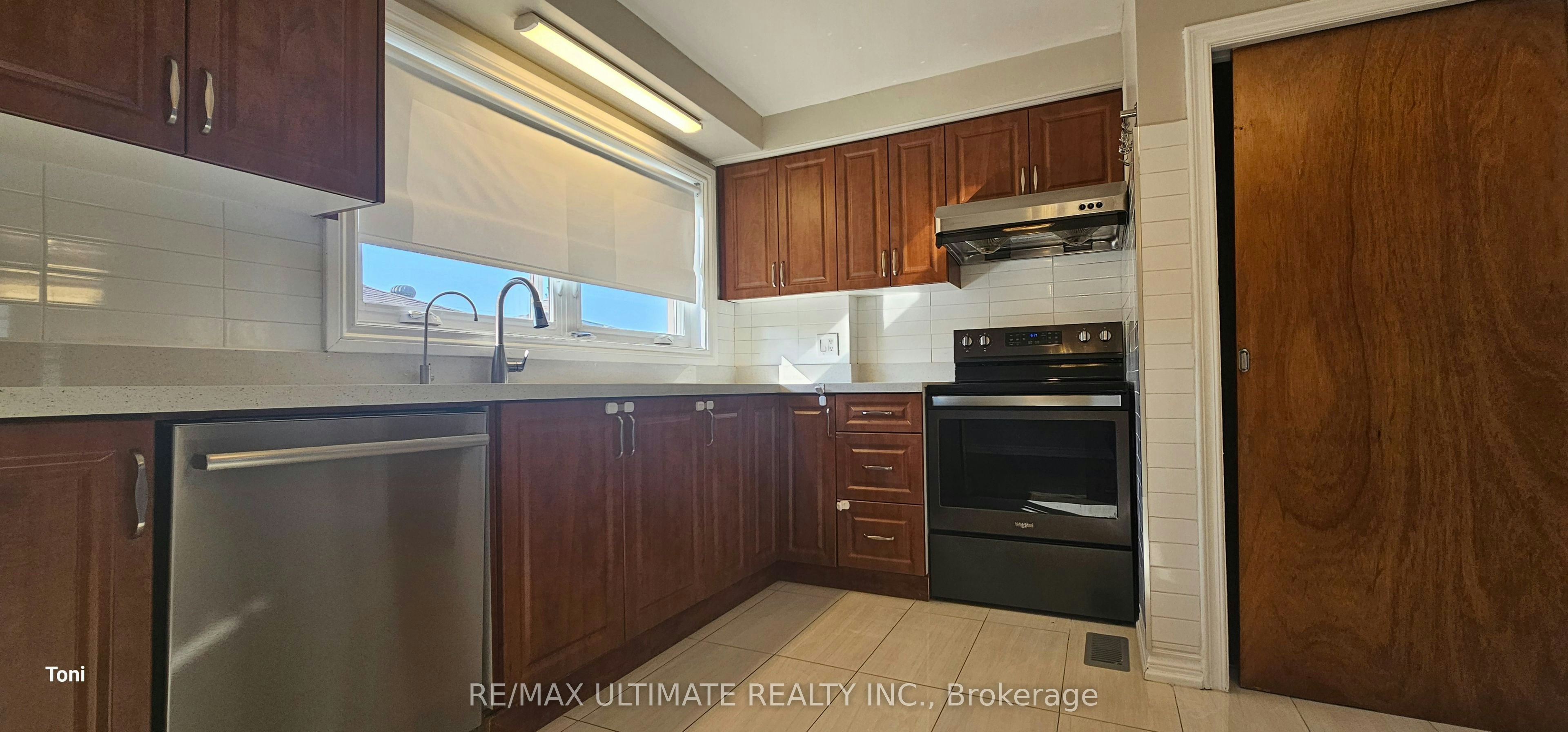 Main-187 Epsom Downs Drive, Toronto, ON, M3M 1S8 - 3