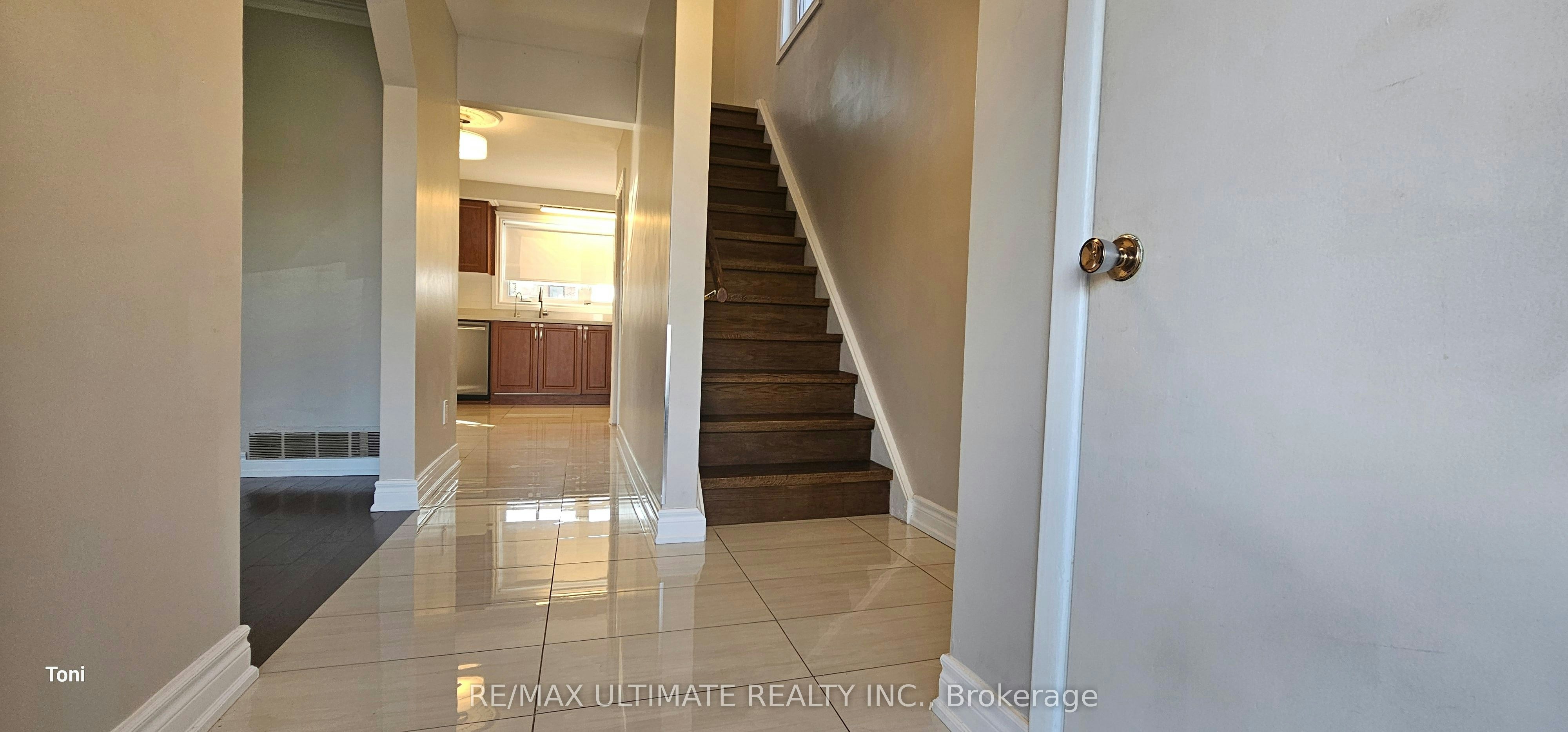 Main-187 Epsom Downs Drive, Toronto, ON, M3M 1S8 - 9