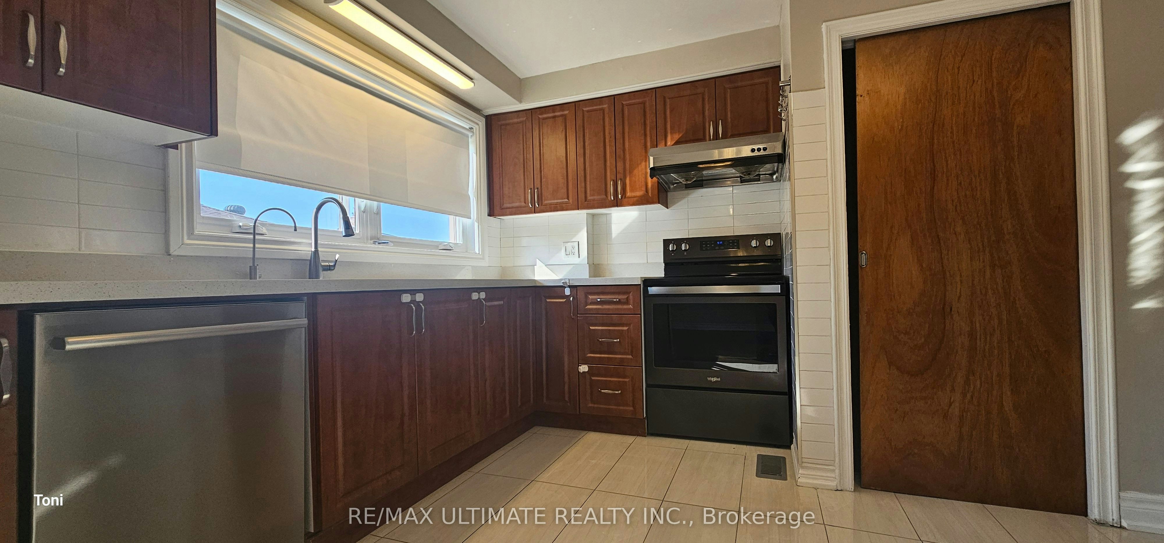 Main-187 Epsom Downs Drive, Toronto, ON, M3M 1S8 - 4