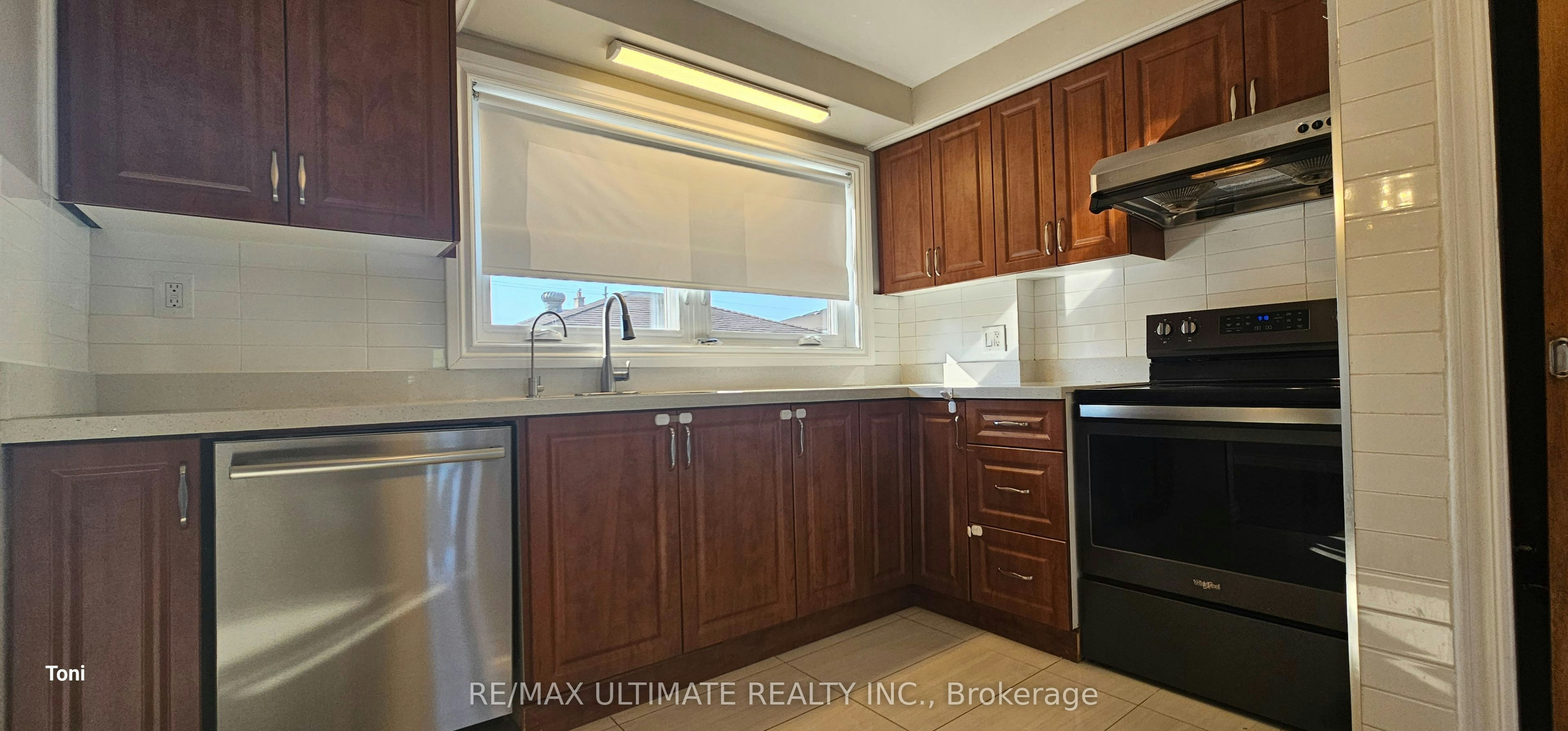 Main-187 Epsom Downs Drive, Toronto, ON, M3M 1S8 - 5