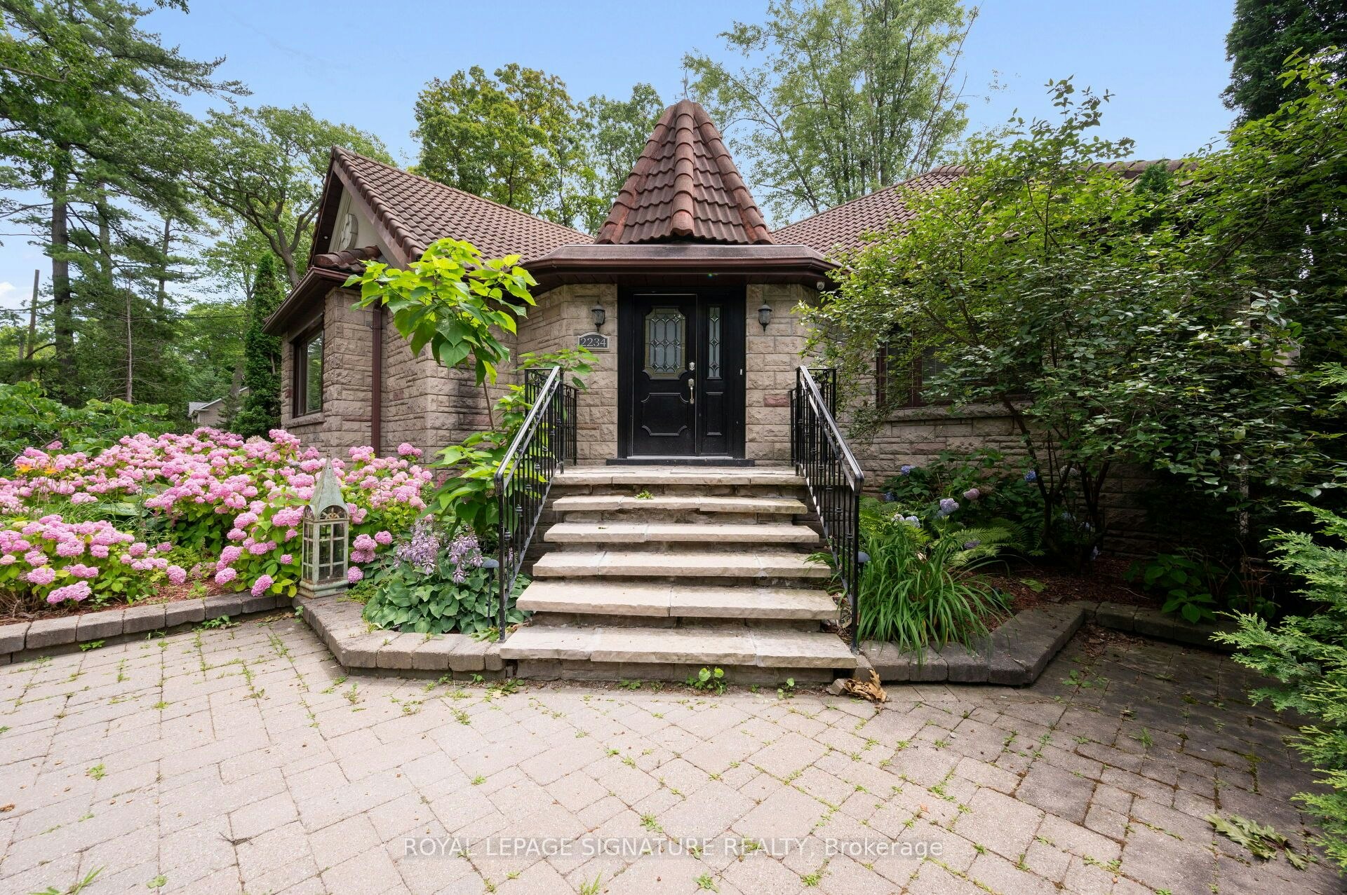 2234 Gordon Drive, Mississauga, ON, L5B 1S9 - 3