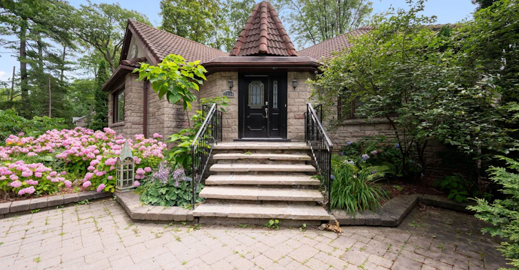 2234 Gordon Drive, Mississauga, ON, L5B 1S9 - 3