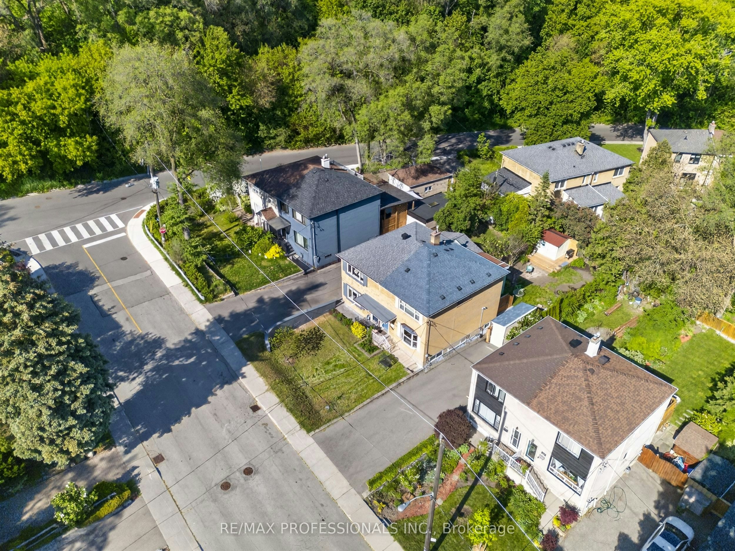 69 Skylark Road, Toronto, ON, M6S 4M5
