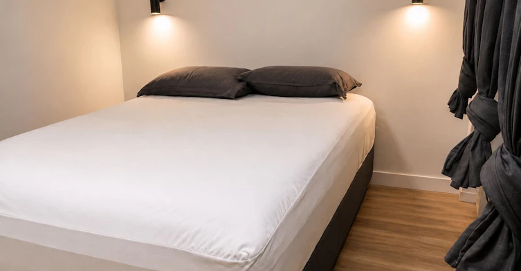 2 Crystal Crescent, Toronto, ON, M8W 2Z7 - 8