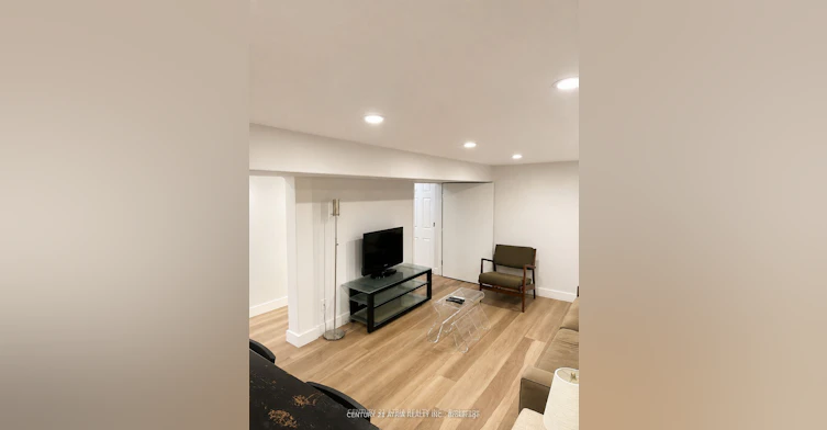 2 Crystal Crescent, Toronto, ON, M8W 2Z7 - 5