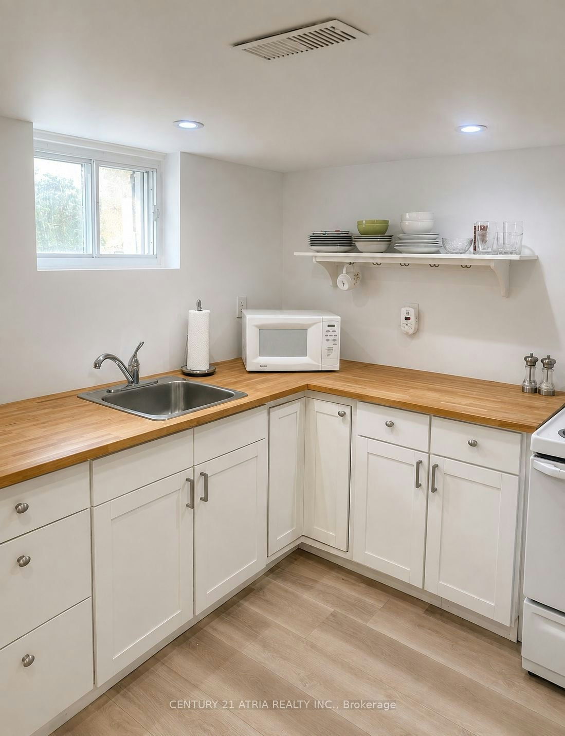 2 Crystal Crescent, Toronto, ON, M8W 2Z7 - 6