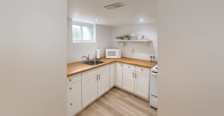 2 Crystal Crescent, Toronto, ON, M8W 2Z7 - 6