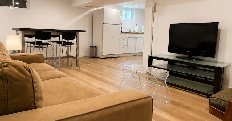 2 Crystal Crescent, Toronto, ON, M8W 2Z7 - 3