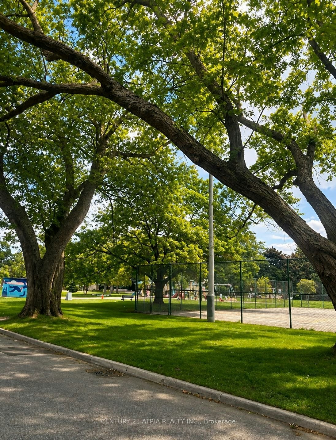 2 Crystal Crescent, Toronto, ON, M8W 2Z7 - 15