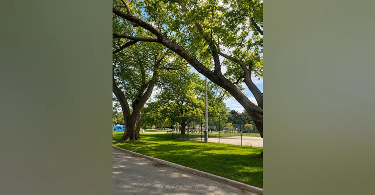 2 Crystal Crescent, Toronto, ON, M8W 2Z7 - 15