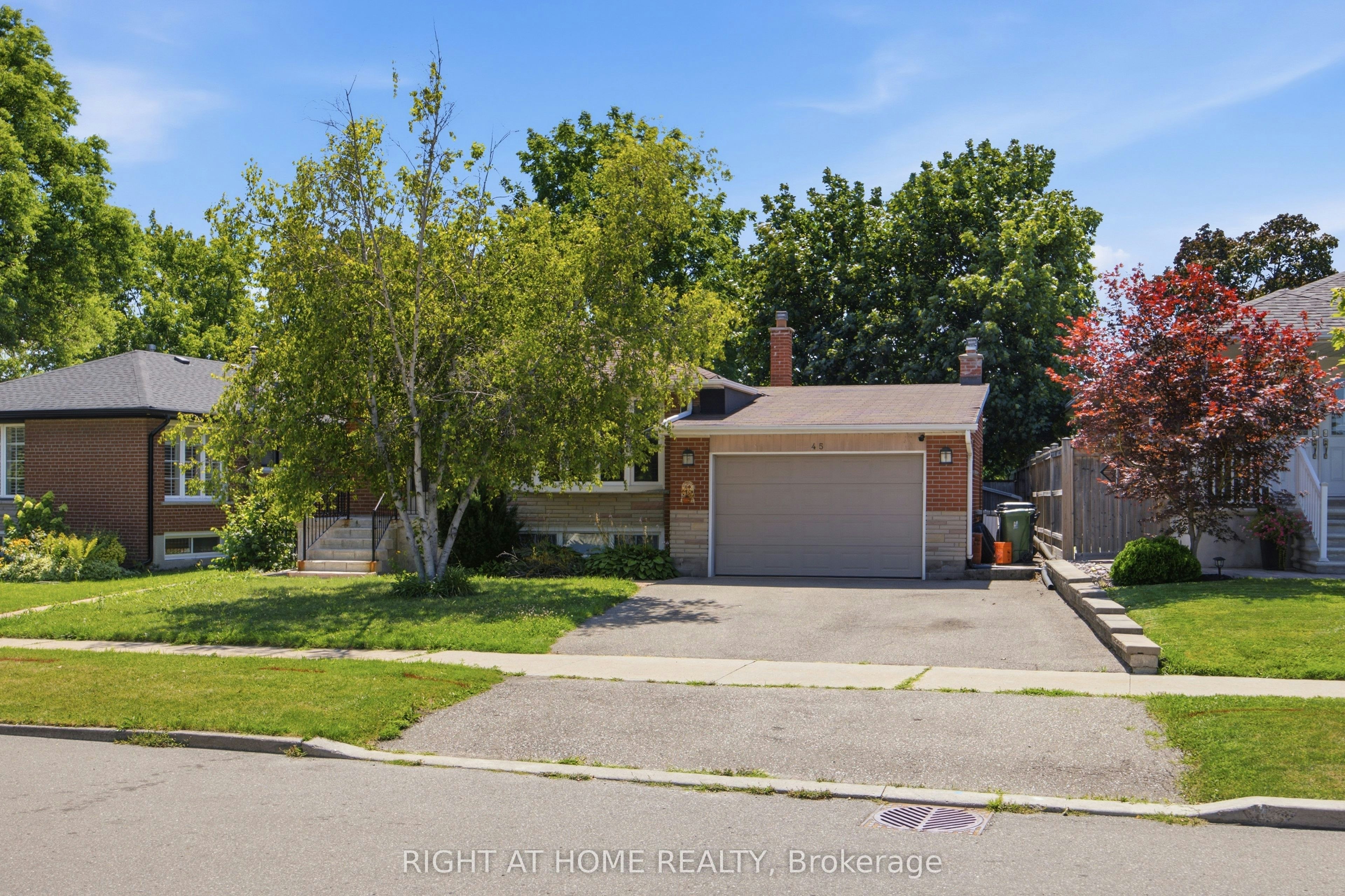 45 Faversham Crescent, Toronto, ON, M9C 3X7