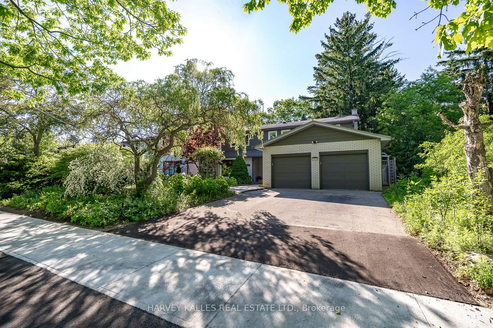 1033 Fair Birch Drive, Mississauga, ON, L5H 1M4