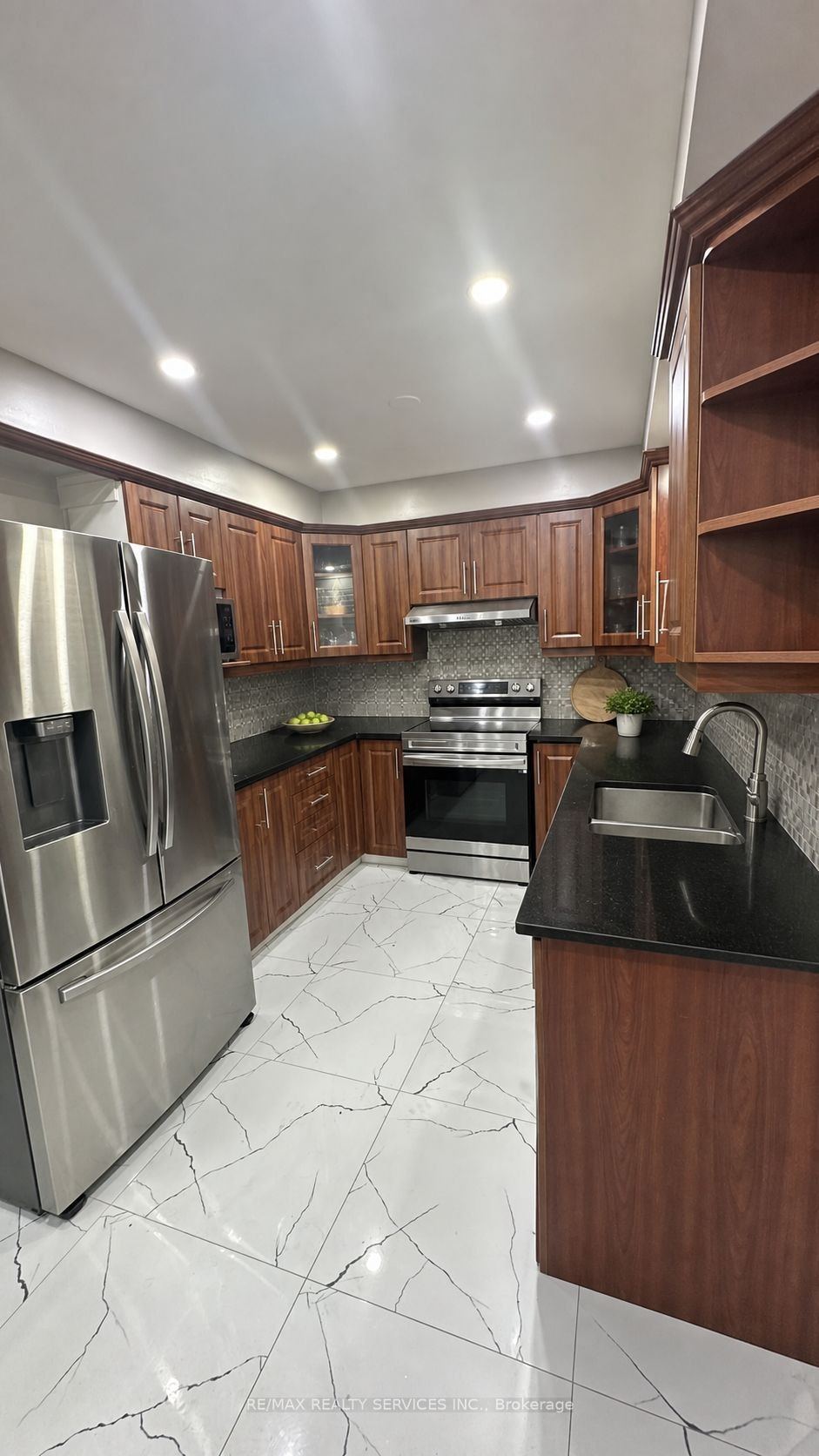 67 La France Road, Brampton, ON, L6S 3V7 - 4