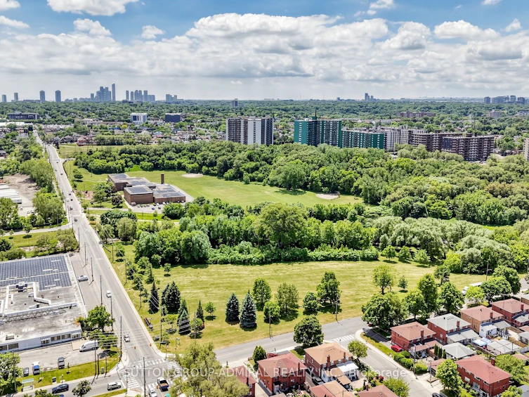 75 Rockcliffe Boulevard, Toronto, ON, M6N 4R4 - 46