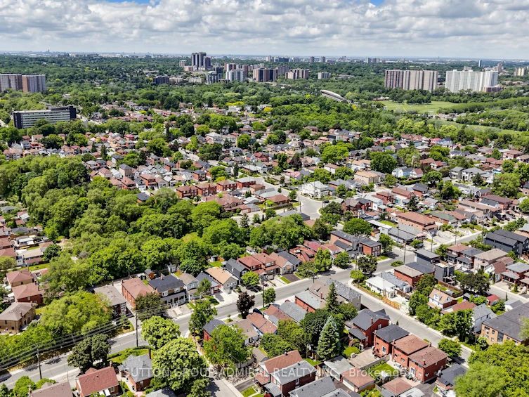 75 Rockcliffe Boulevard, Toronto, ON, M6N 4R4 - 44