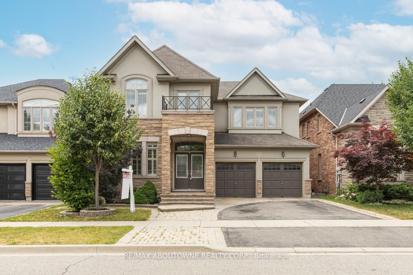 2232 Millstone Drive, Oakville, ON, L6M 0G1