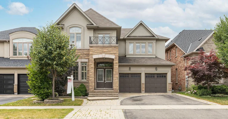 2232 Millstone Drive, Oakville, ON, L6M 0G1
