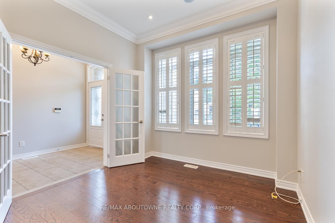 2232 Millstone Drive, Oakville, ON, L6M 0G1 - 4