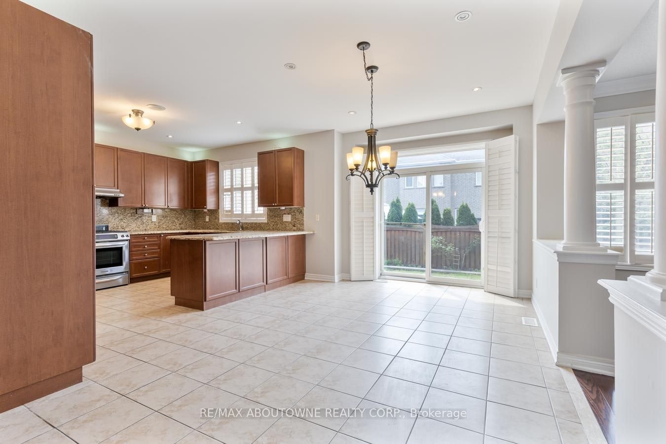 2232 Millstone Drive, Oakville, ON, L6M 0G1 - 10