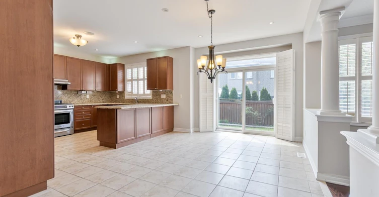 2232 Millstone Drive, Oakville, ON, L6M 0G1 - 10